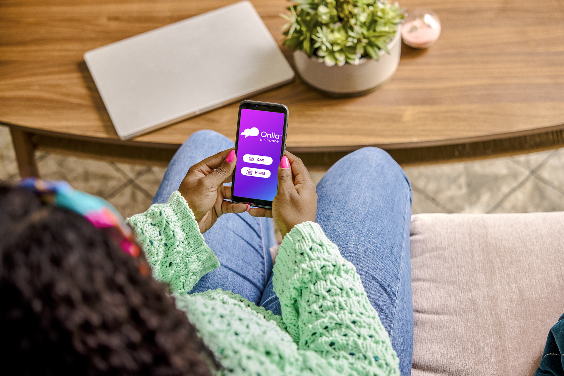 Online car and home insurance with Onlia