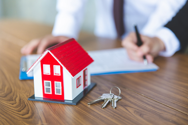 Online car and home insurance with Onlia